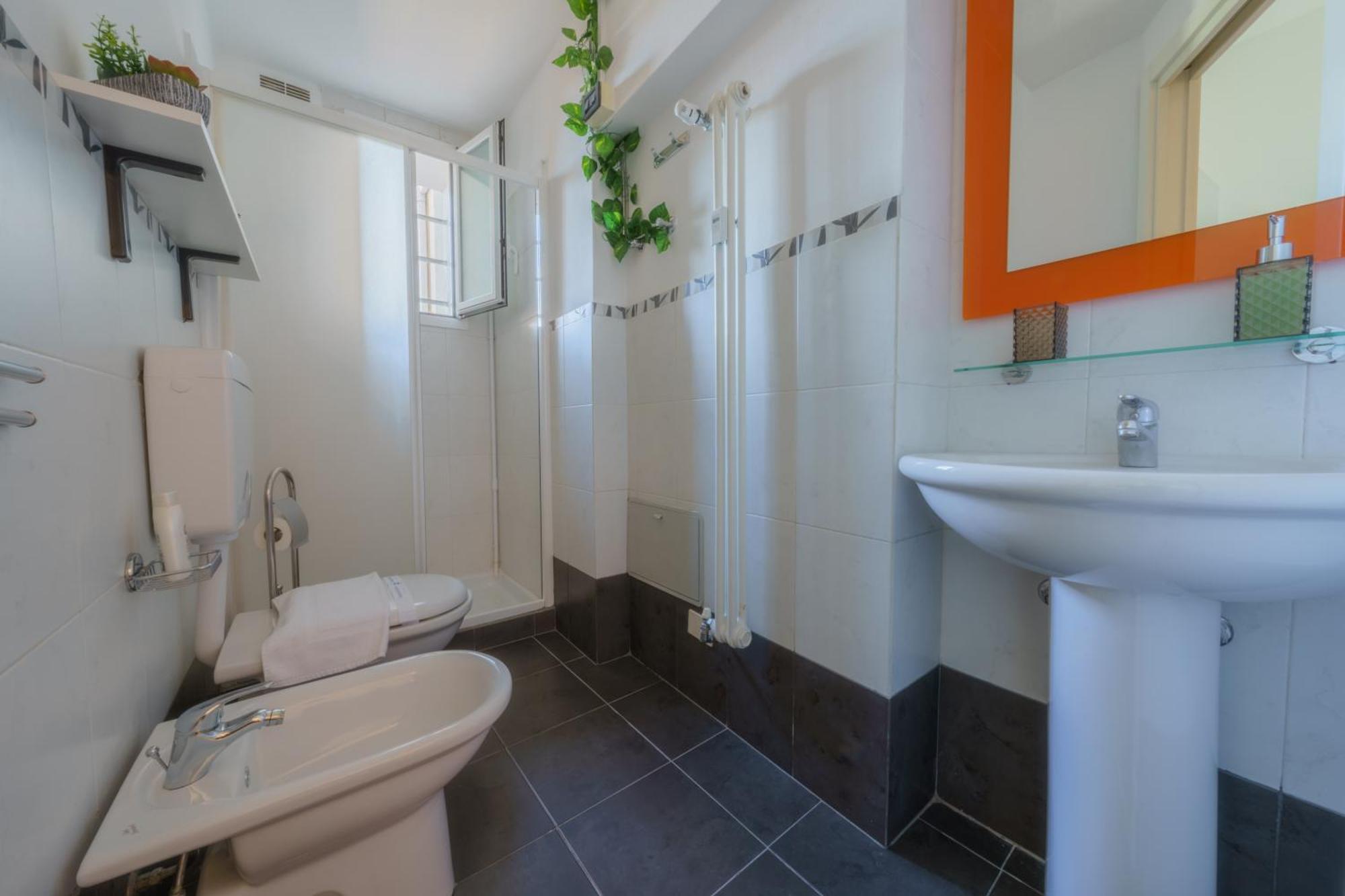 Suite In The Center Of Bologna Exterior photo