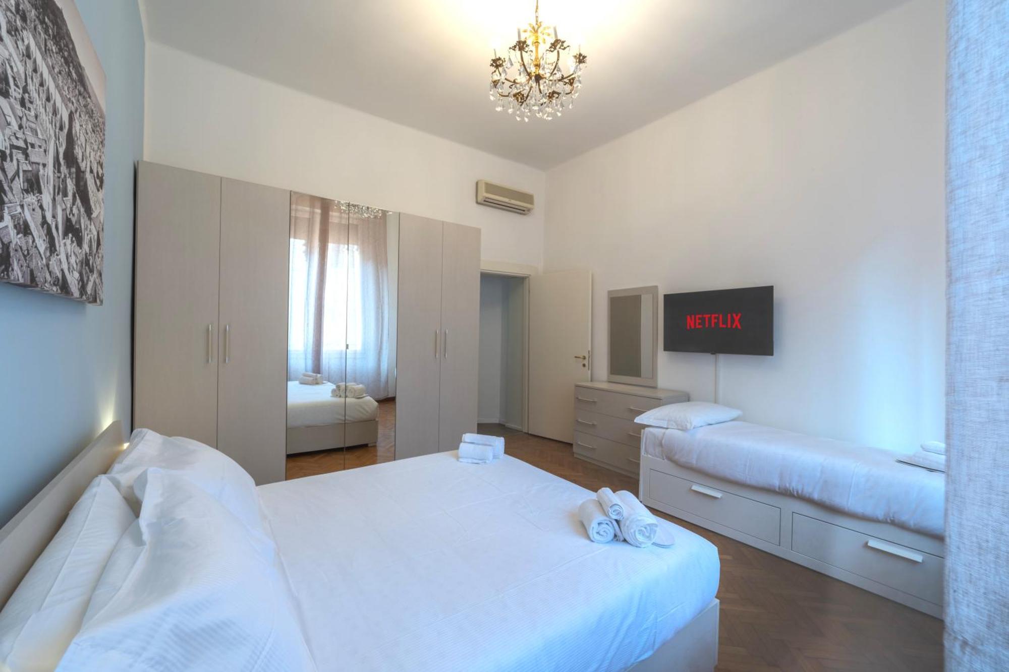 Suite In The Center Of Bologna Exterior photo