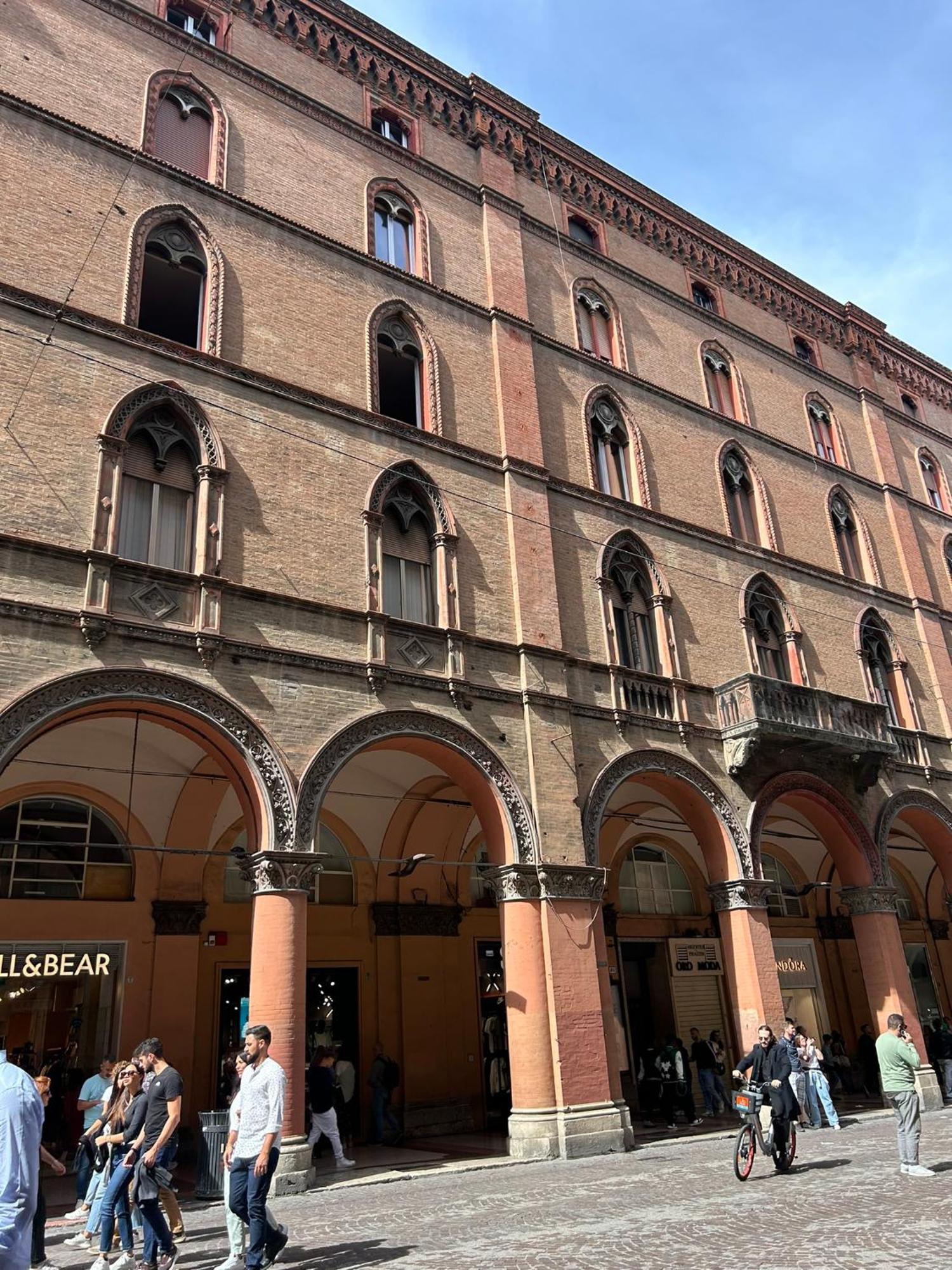 Suite In The Center Of Bologna Exterior photo